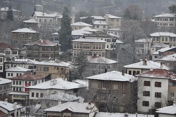 Safranbolu beyaz gelinliğini giydi