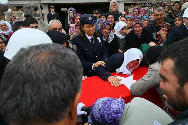 Şehit polis memuru son yolculuğuna uğurlandı