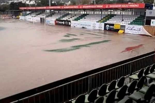Selden etkilenen Bodrum İlçe Stadı devreyi kapattı