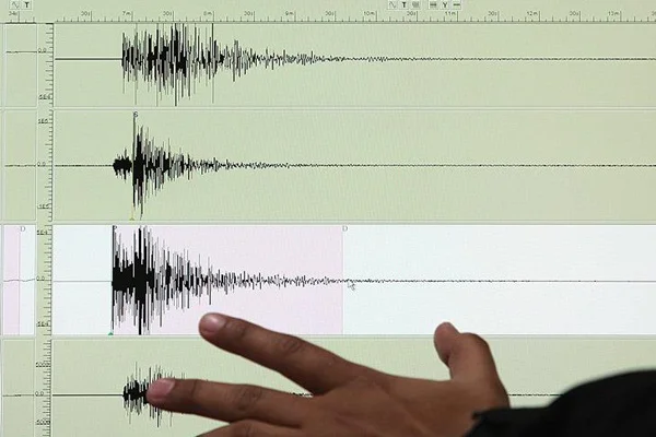 Sincan Uygur Özerk Bölgesi'nde 5,2 şiddetinde deprem