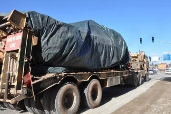 Sınıra obüs ve tank sevkiyatı