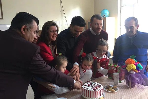 Sivassporlu futbolcular, özel öğrencilerle buluştu