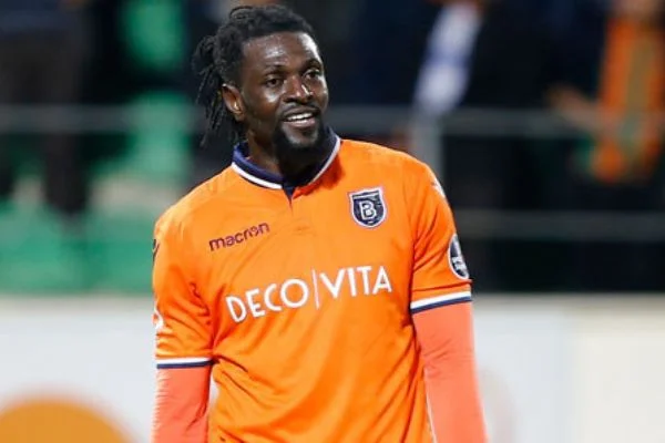 Slimani-Adebayor takasında görüşmeler tıkandı!
