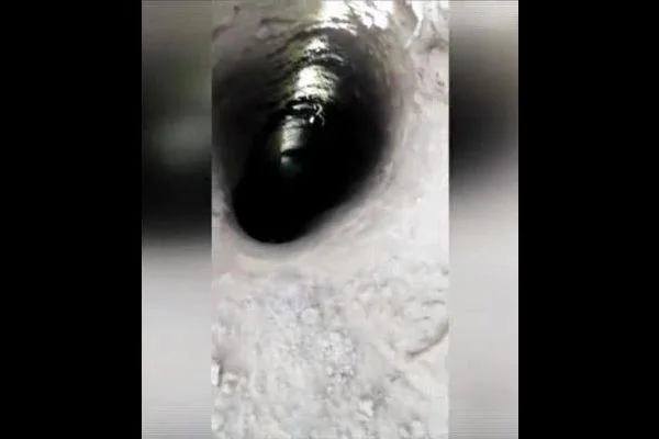 Sondaj deliğine düşen çocuğu kurtarma anı