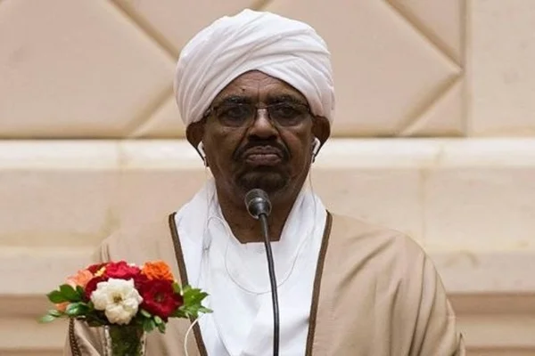 Sudan Cumhurbaşkanı Beşir: Diz çöktürme çabalarına rağmen krizden kurtulacağız
