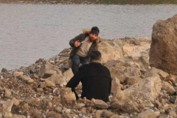 'Tehdit edildim' diyerek bıçağı boğazına dayadı