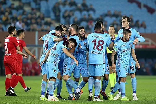 Trabzonspor kupada son 16 turuna yükseldi