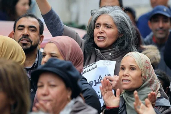 Tunus'ta öğretmenlerden maaş protestosu