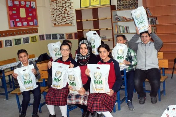 Türkiye'de 175 bin öğrenciye kitap desteği