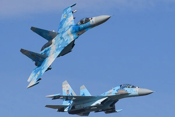 Ukrayna'da Su-27 uçağı düştü