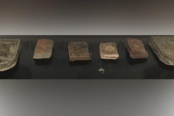 Uşak'ta el yazması 6 Tevrat ele geçirildi