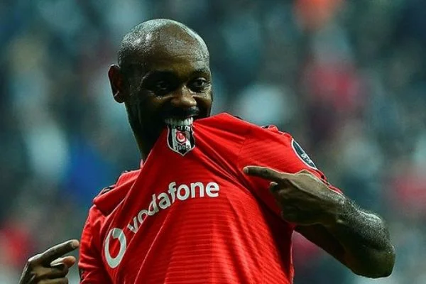Vagner Love Beşiktaş'tan ayrılıyor