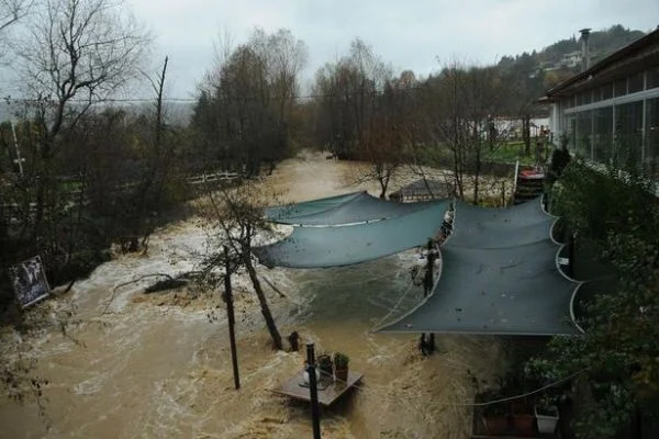 Yalova'da dereler taştı