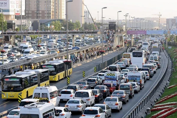 Yarın İstanbul'da bazı yollar trafiğe kapatılacak