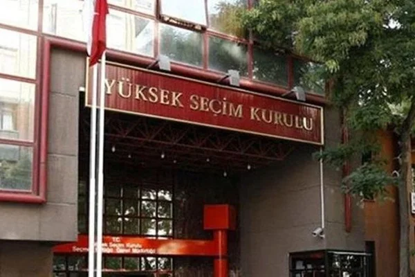 YSK üyelerinin görev süreleri 1 sene uzatılıyor