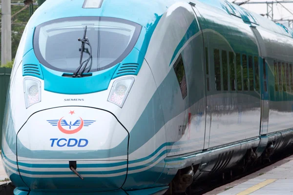 Yüksek Hızlı Tren nedir? Kaç km hızla gider?