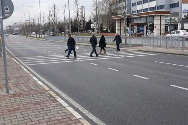 100 metre yürümemek için yeni bir yol keşfettiler