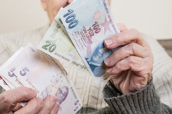 105 bin emekliye 3 yıl zam yok