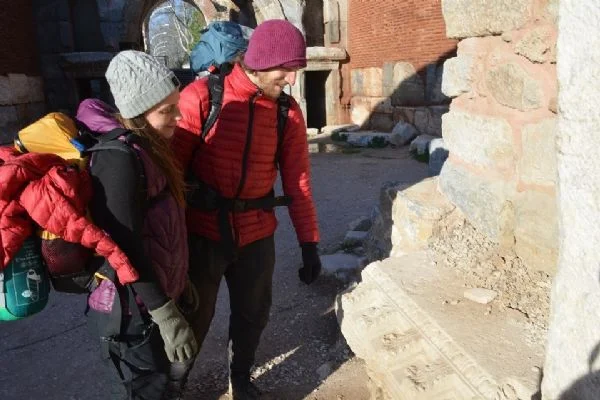 801 kilometrelik güzergahı tamamlamak için her gün 20 kilometre katediyorlar.