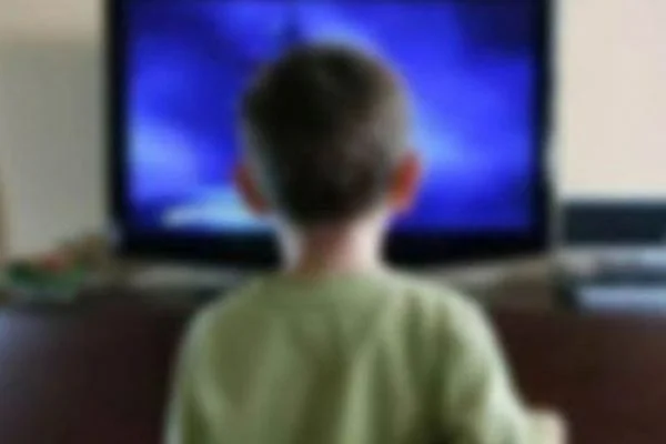 Adana'da üzerine televiyon düşen çocuk öldü