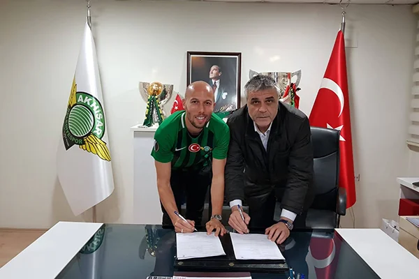 Akhisarspor transfere devam ediyor