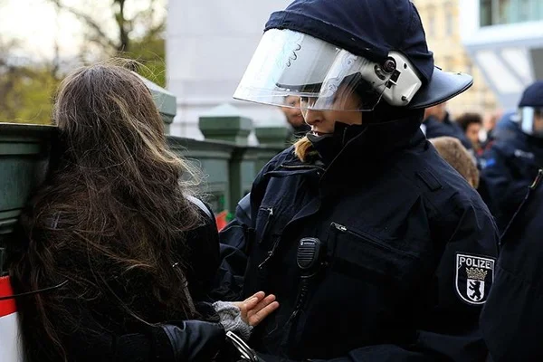 Almanya Maliye Bakanı: Almanya'da da sarı yelekliler potansiyeli var