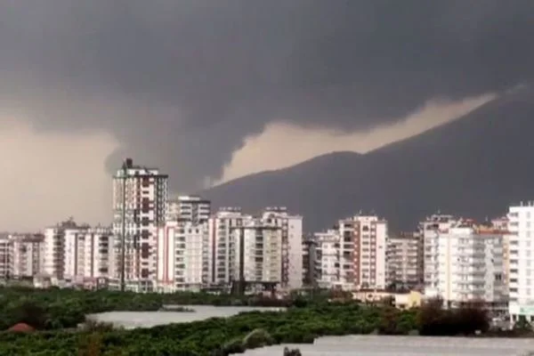 Antalya'da hortum can aldı! Yaralılar da var