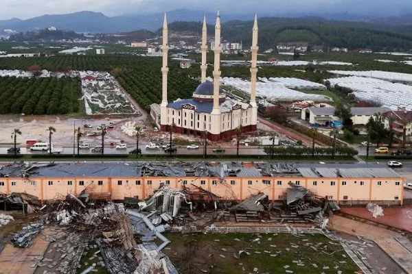 Antalya'daki hortumda can kaybı 2'ye yükseldi
