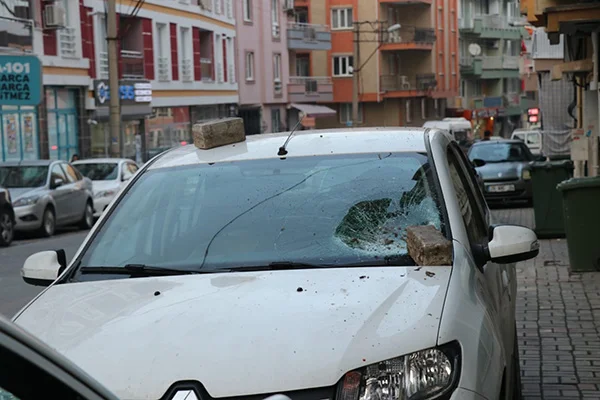 Araçlara zarar veren madde bağımlısı hükümlü yakalandı