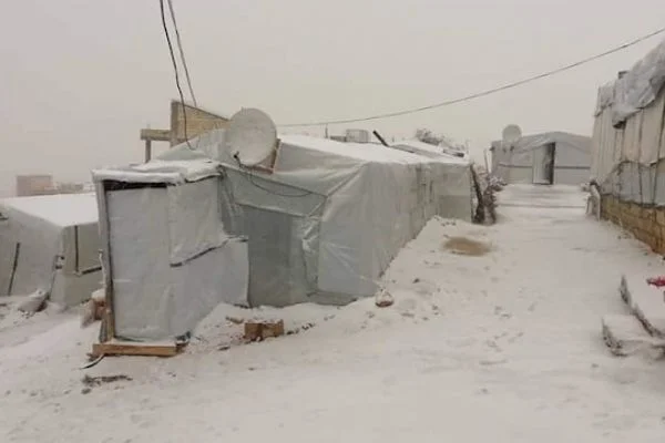 Arsal bölgesindeki kampta yaşayan Suriyeli çocuğun yardım çağrısı