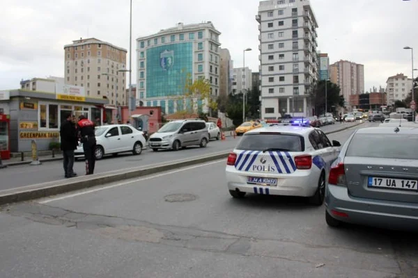 Ataşehir'de silahlı çatışma: Yaralılar var