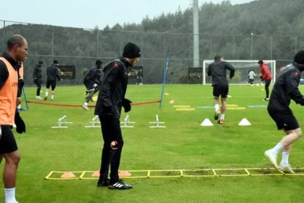 Aytemiz Alanyaspor'da kamp başladı