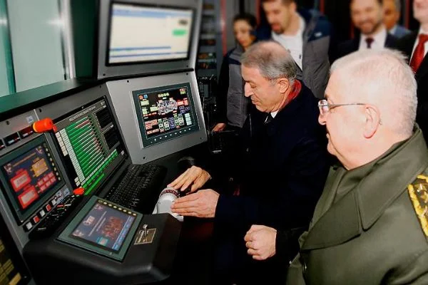 Bakan Akar Gökbey'in turboşaft motorunu test etti