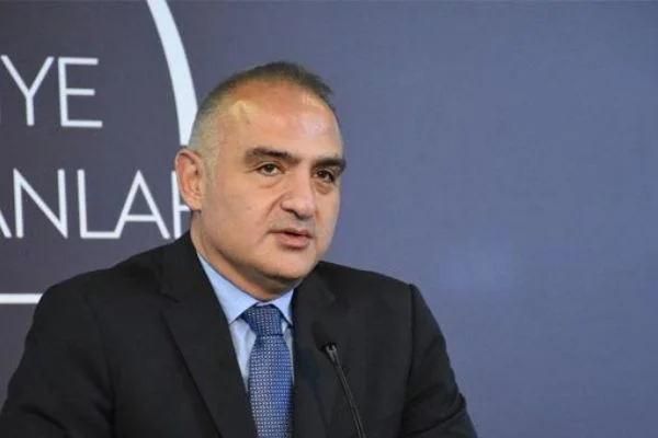 Bakan Ersoy'dan Gülriz Sururi'ye taziye mesajı