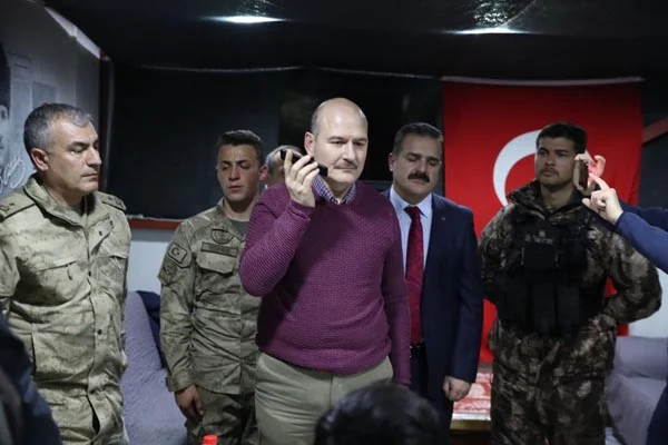 Bakan Soylu, yeni yıla askerlerle 'merhaba' dedi