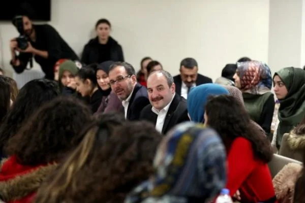 Bakanlardan öğrencilere ziyaret