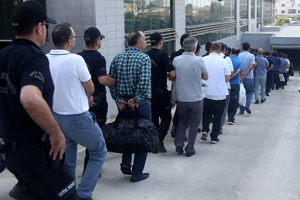 Bakanlıklara FETÖ operasyonu: 34 gözaltı kararı