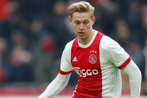 Barcelona De Jong'u transfer etti