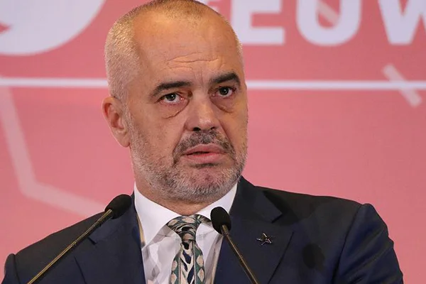 Başbakan, Dışişleri Bakanlığı görevini de üstlendi