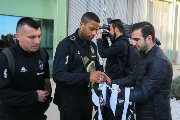 Beşiktaş kafilesi, İzmir'e geldi