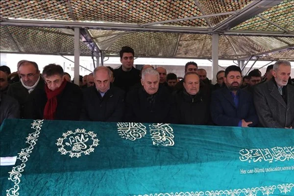 Binali Yıldırım cenaze törenine katıldı