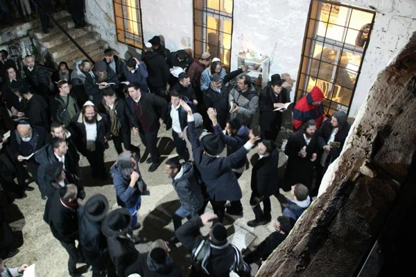 Binlerce Yahudi Hz. Yusuf'un kabrine baskın düzenledi