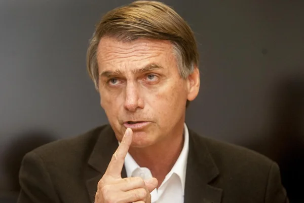 Brezilya Cumhurbaşkanı Bolsonaro'nun oğlu adına şüpheli para yatırma işlemi