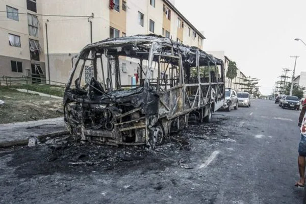 Brezilya'da 300 asker, suçla mücadele için sokağa indi