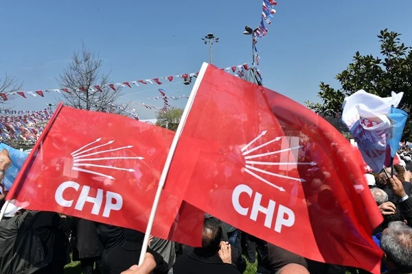 CHP'de 160 kişi daha istifa etti