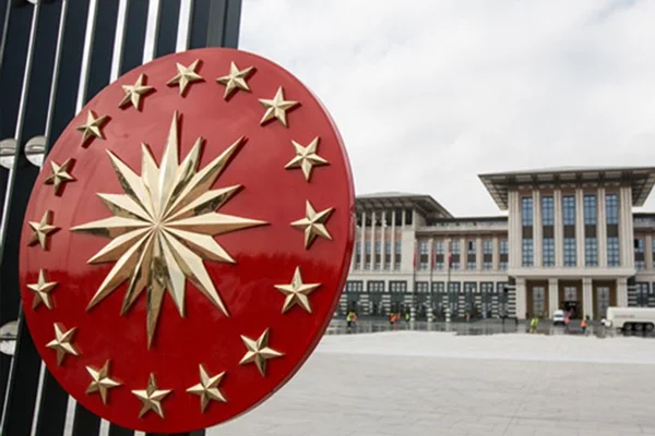 Cumhurbaşkanlığı'ndan açıklama: Hollandalı gazeteci sınır dışı edildi