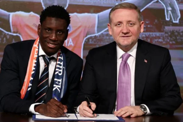 Demba Ba, 2.5 yıllığına Medipol Başakşehir'de