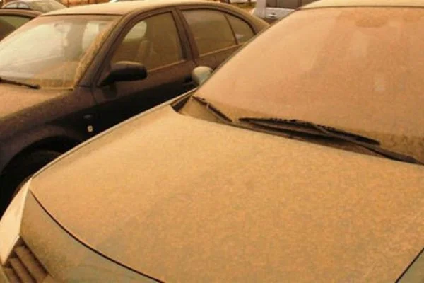 Dün g ece İstanbul'a çamur yağdı