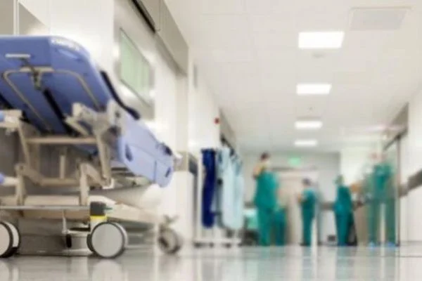 Düzce'de hasta yakını doktoru darbetti