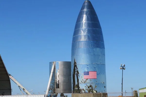 Elon Musk Starship'in ilk görüntüsünü yayınladı